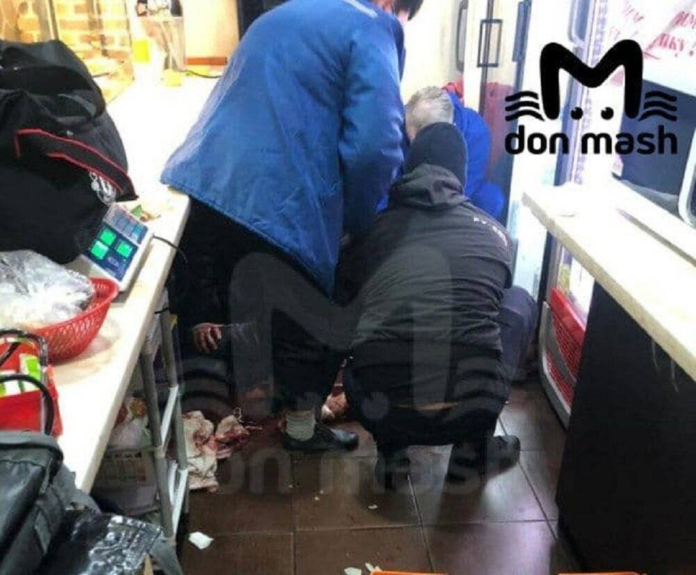 Голый мужчина два раза себя порезал в центре Ростова-на-Дону 12 декабря