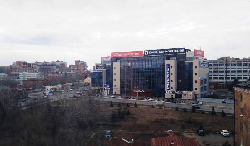 Первый этаж офисного здания продают в деловом центре Тюмени за 185 млн рублей