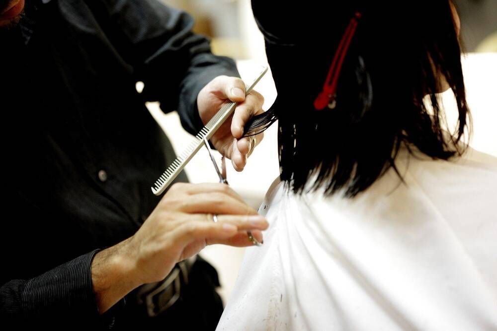 В Новосибирской области с 20 декабря вводят QR-коды в парикмахерских и салонах красоты