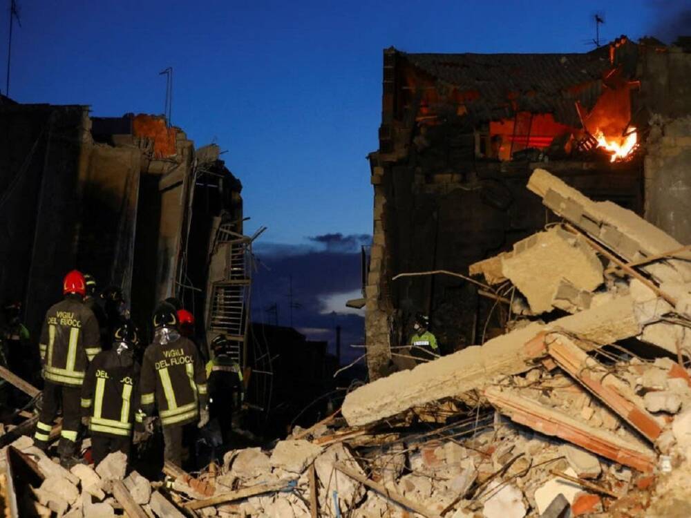 Около 50 человек остались без жилья после взрыва в доме на юге Италии