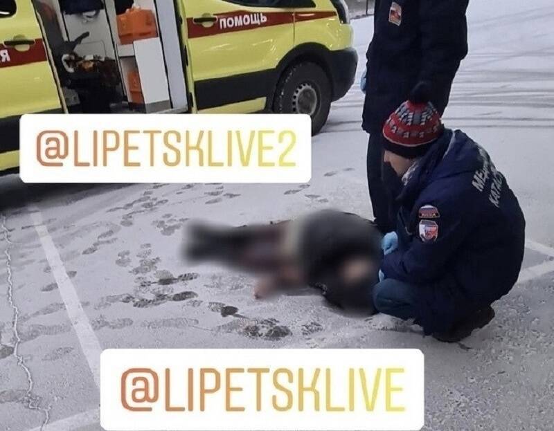 В Липецке женщина внезапно упала замертво возле ТРЦ «Ривьера»