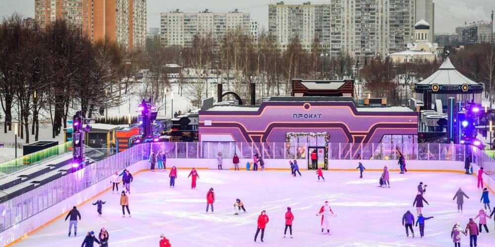 В Москве открыли более 150 катков