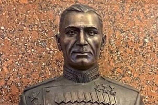 В Москве установили бюст дважды Героя СССР, генерала армии Иссы Плиева