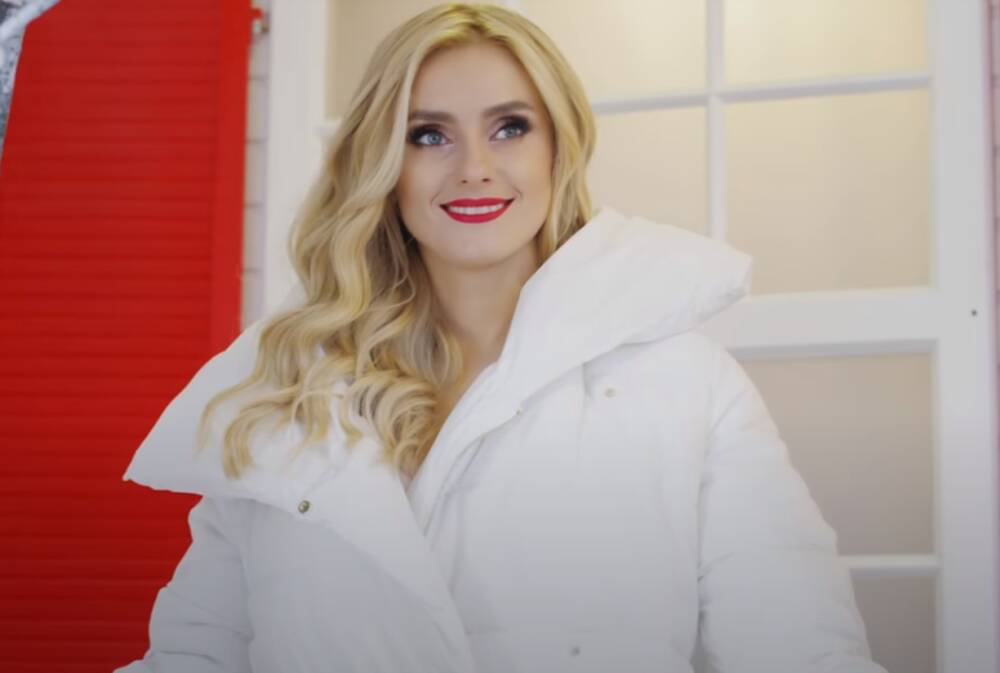 Пышная красотка: певица Ирина Федишин показала очаровательные бедра в миниплатье