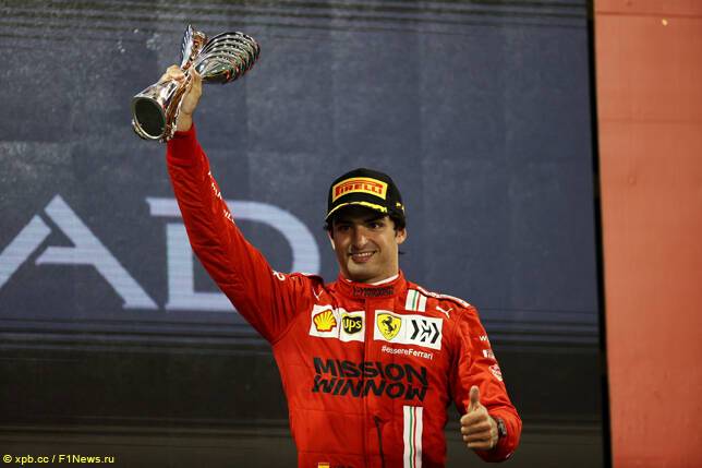 Сайнс: Подиум – отличное завершение сезона в Ferrari