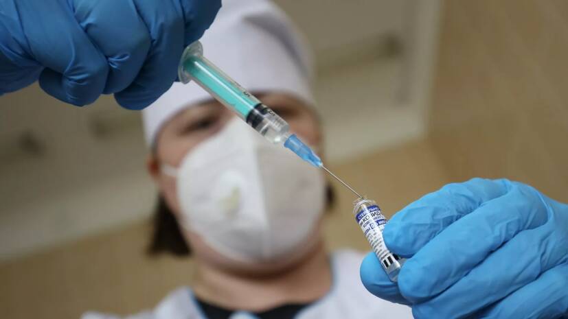 Российские учёные в течение двух недель проверят эффективность вакцин против «омикрона»