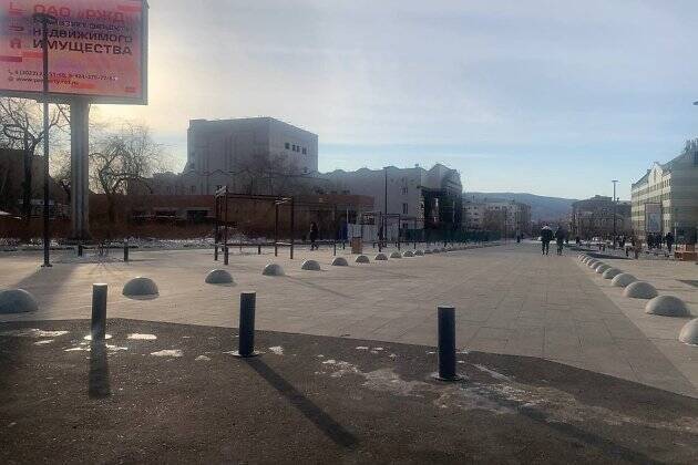 Парковку около недавно отремонтированной Театральной площади закрыли в Чите