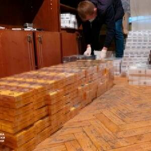 В СБУ разоблачили масштабную схему контрабанды сигарет из России и Беларуси. Фото
