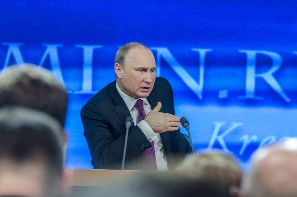 Путин поставил перед Байденом жесткий вопрос о возвращении российской дипсобственности