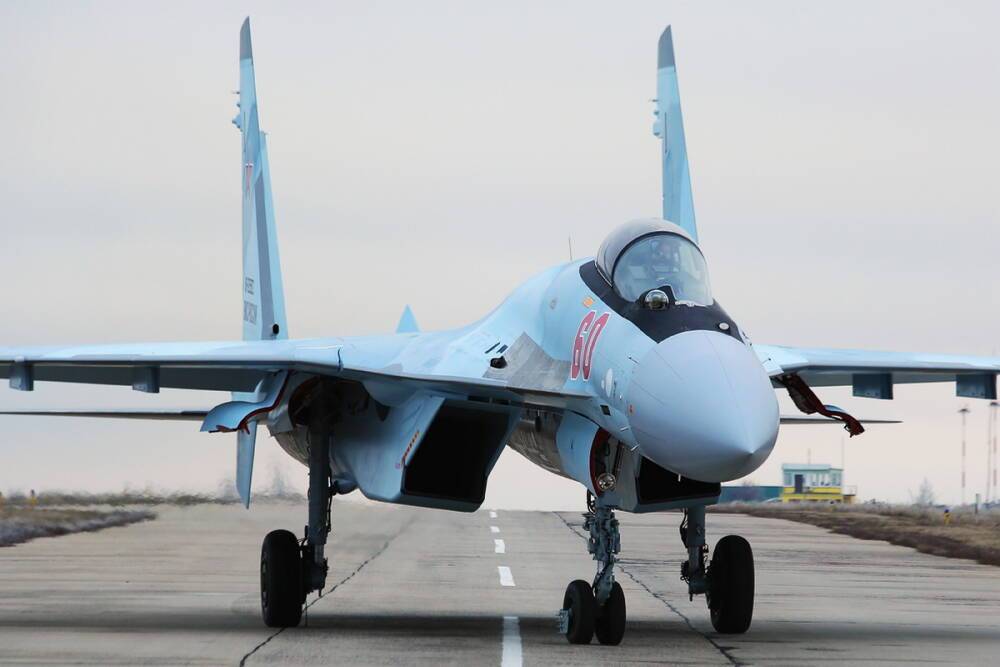 Новые истребители Су-35С прибыли в Липецкий авиацентр