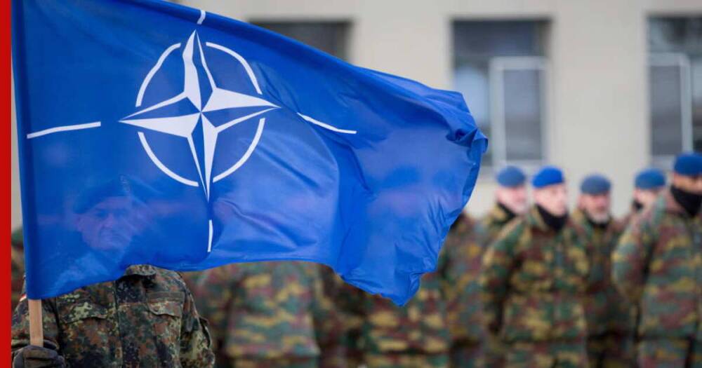 США могут усилить присутствие войск в странах НАТО в случае "вторжения России на Украину"