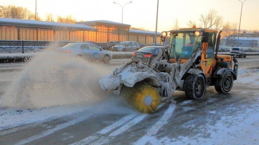 Опоздание всех петербуржцев на одну минуту стоит $200 тыс. Так почему снег не убирают?