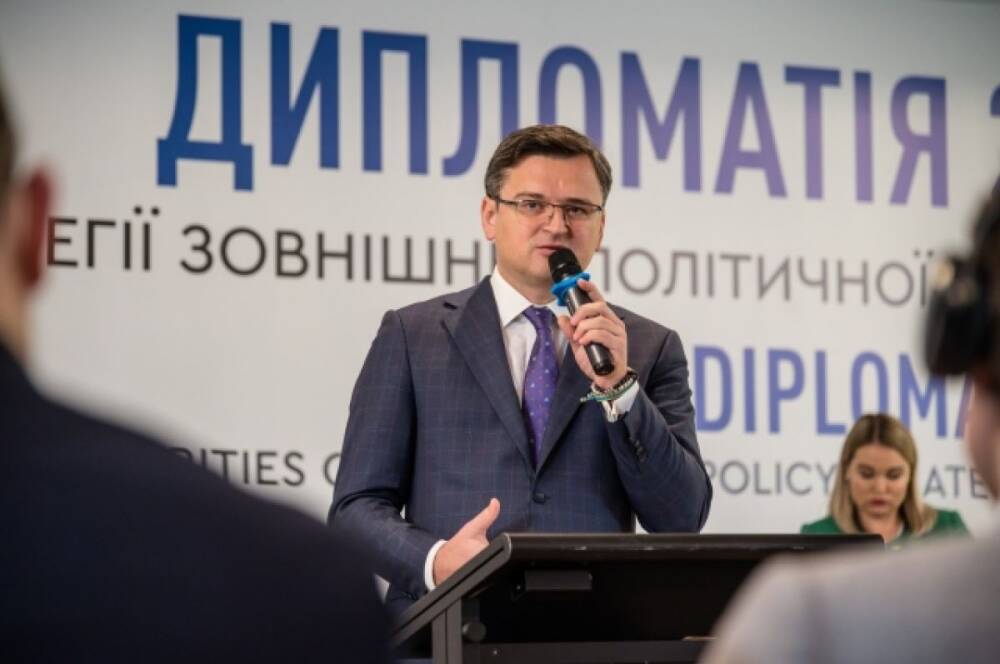 Кулеба: Украина продолжит курс на вступление в ЕС и НАТО