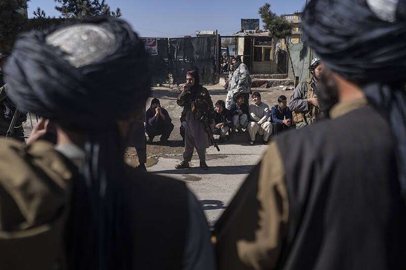 Талибы пообещали открыть университеты