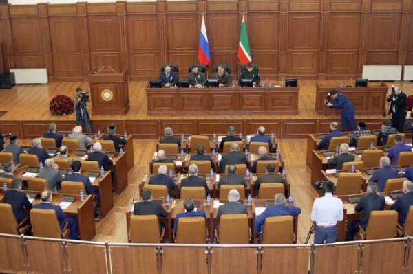 Спикер парламента Чечни обратился к генпрокурору России из-за заявления Сокурова