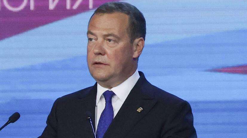 Медведев заявил о стремлении России укрепить международную стабильность