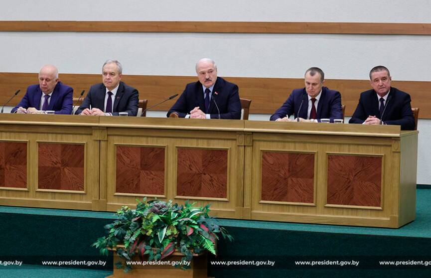 Лукашенко: Ответите на полную катушку! Ситуация непростая, повторения допустить не можем