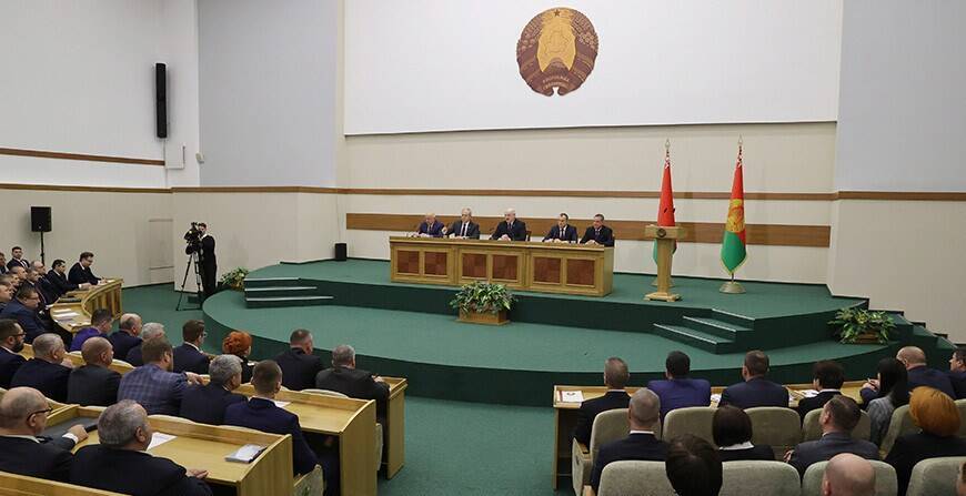 "Не будет санкций - легче не будет, найдут что-то другое". Александр Лукашенко об отстаивании интересов страны