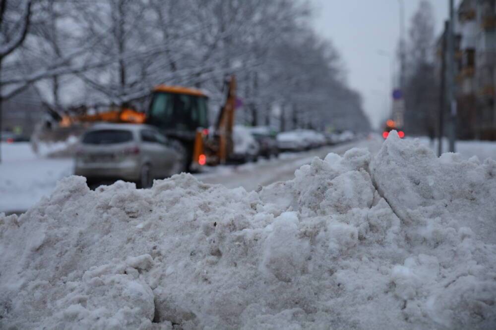В Смольном объяснили, почему центральные районы города стали худшими по уборке снега