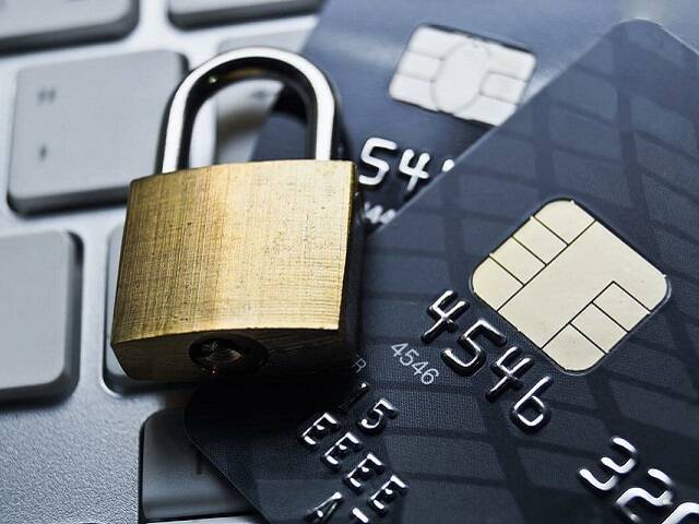 Клиенты ВТБ могут заблокировать мобильный и интернет-банк из-за угрозы мошенников