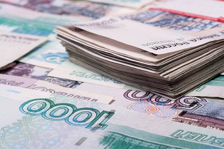 Похитившая более 22 миллионов рублей кассир банка заявила, что отдала деньги шантажистам