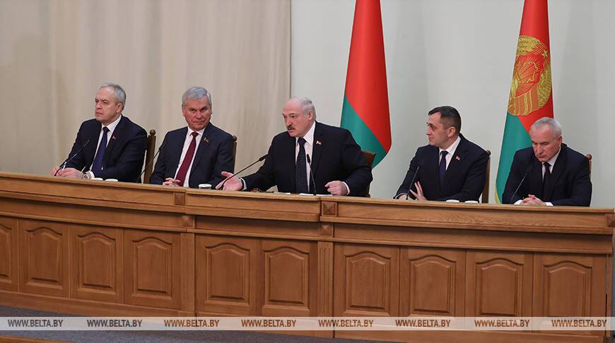 "Нельзя расслабляться": Лукашенко предупредил о продолжении попыток раскачать ситуацию перед референдумом