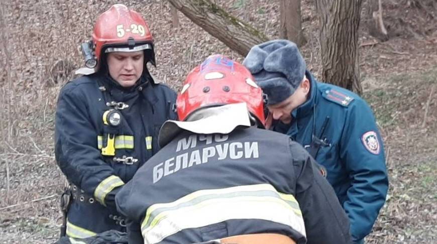 В Минске спасли мужчину, упавшего в коммуникационный колодец