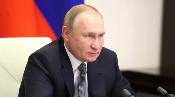 “Не надо хитрить”: Путин устроил взбучку главе Минтранса на совещании