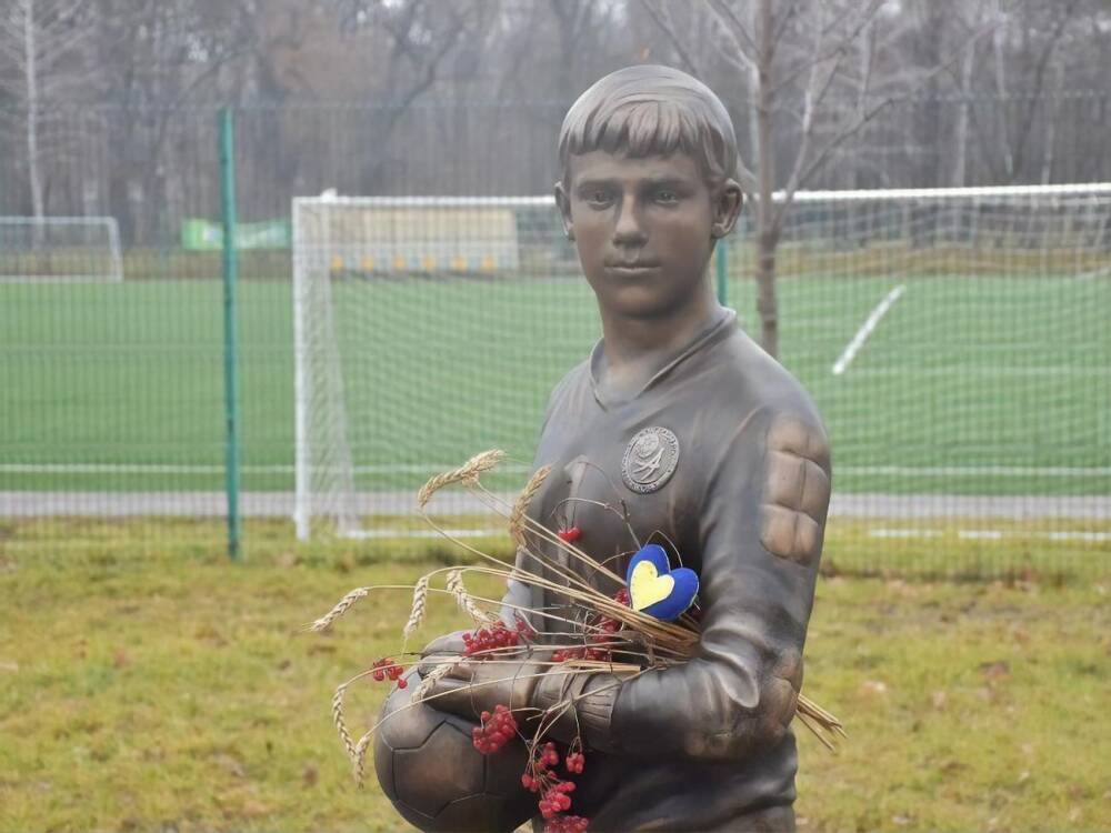 В Краматорске открыли памятник убитому боевиками футболисту Чубенко