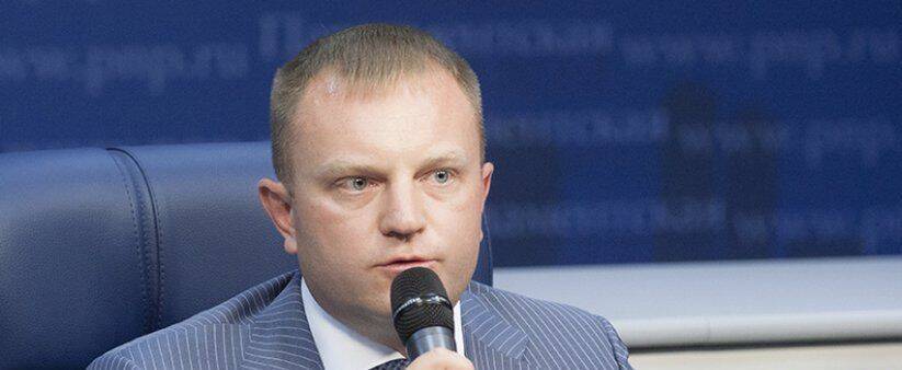 Депутат Сухарев предложил дать занятому домашним хозяйством многодетному родителю трудовой статус
