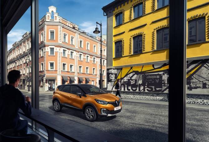 Renault в ноябре 2021 года снизила продажи в России на 15%
