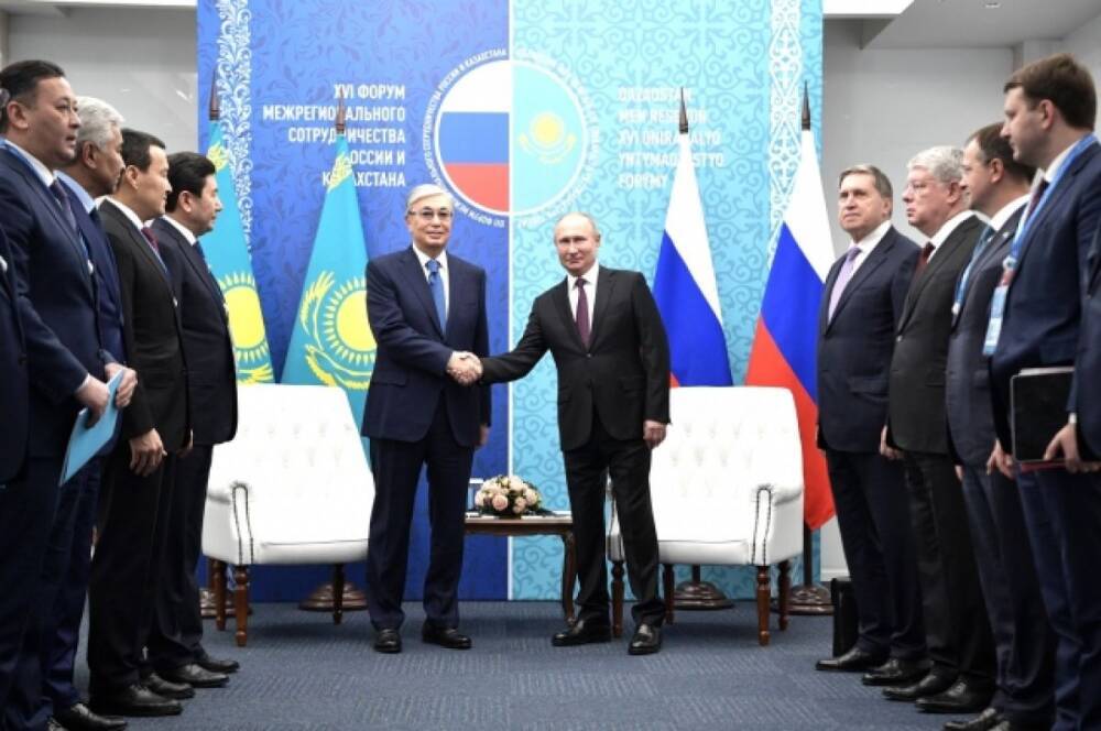 Путин поздравил главу Казахстана с Днем независимости республики