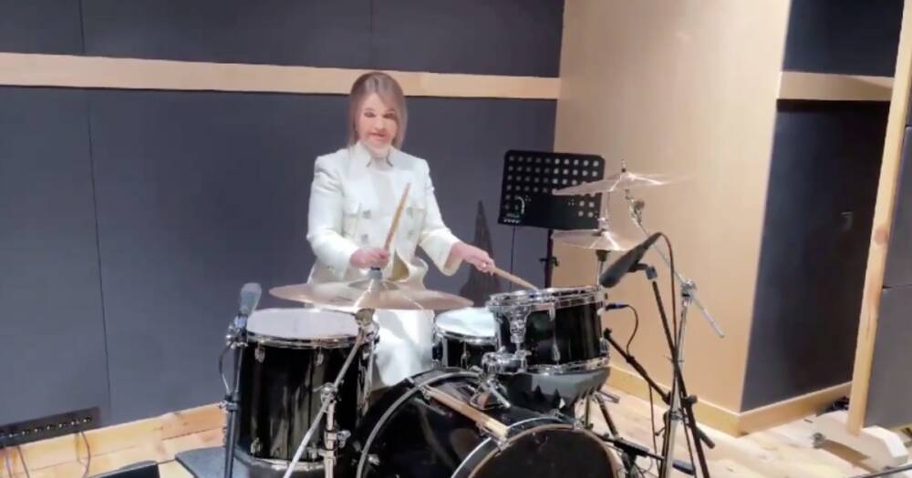 Юлия Тимошенко после заседания Рады сыграла на барабанах