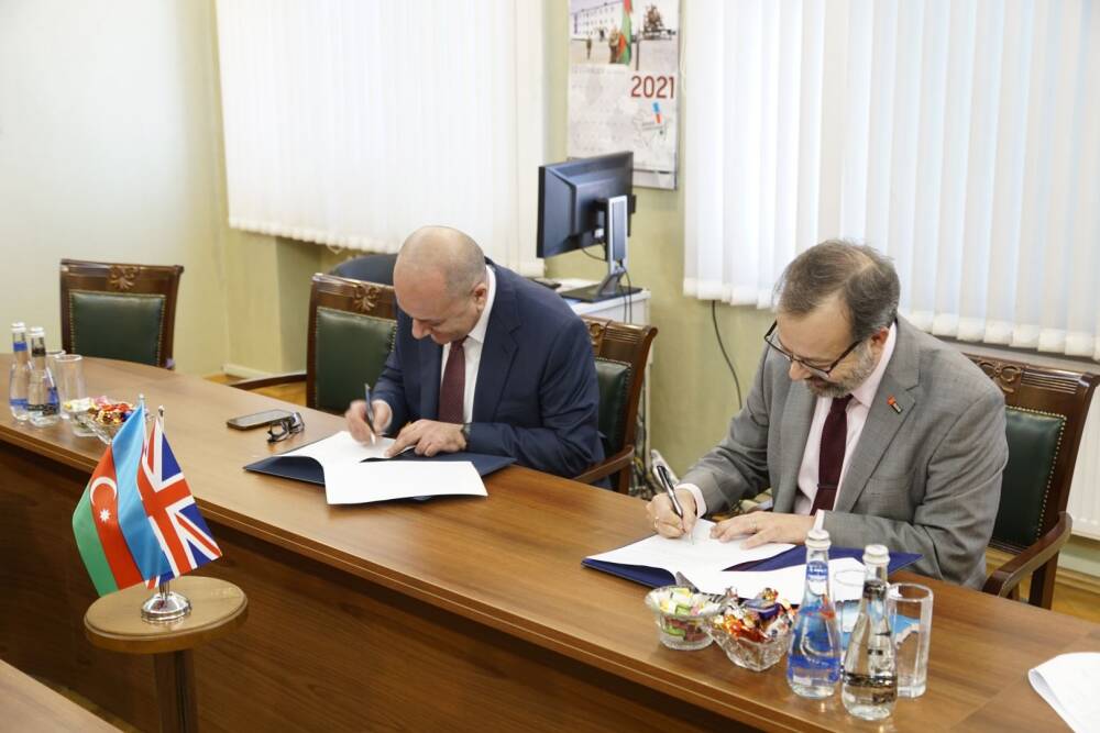 Азербайджан и Великобритания подписали документ в сфере разминирования (ФОТО)