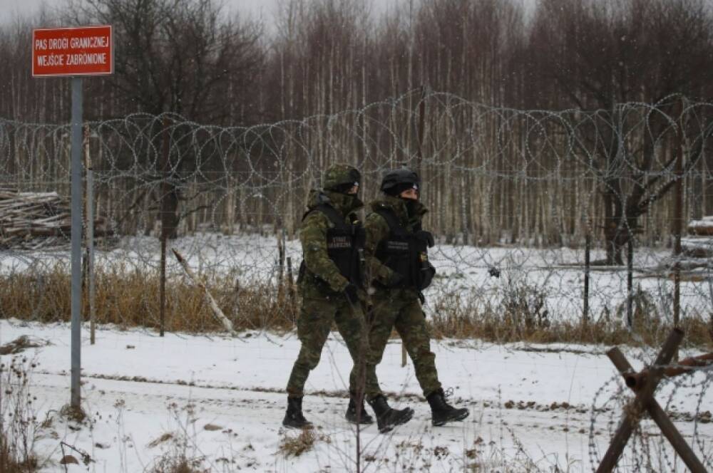 В Польше двое солдат пострадали при попытке прорыва мигрантов из Белоруссии