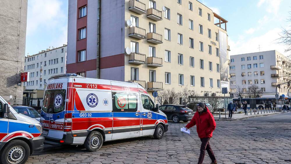 Первый случай штамма "Омикрон" уже выявили в соседней Польше