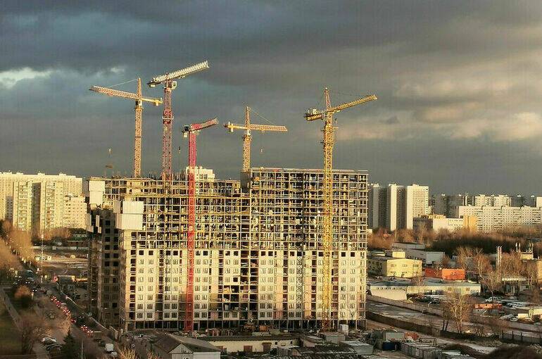 В России могут продлить льготы на аренду земли с долгостроем