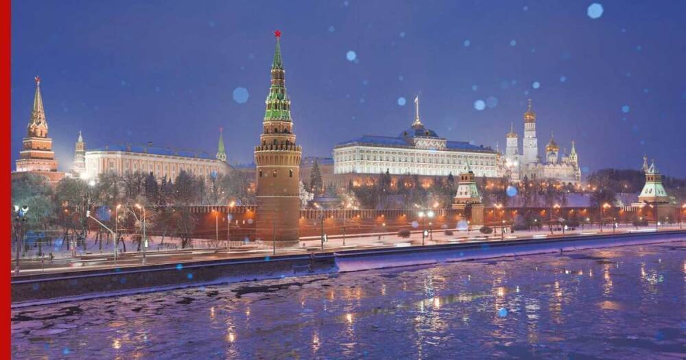 Дед Мороз доставил в Кремль главную новогоднюю елку России