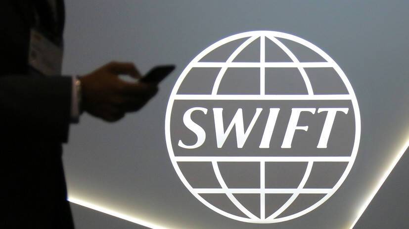 Кулеба заявил о переговорах по отключению России от SWIFT