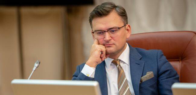 Глава МИД Украины выразил надежду на отключение России от SWIFT
