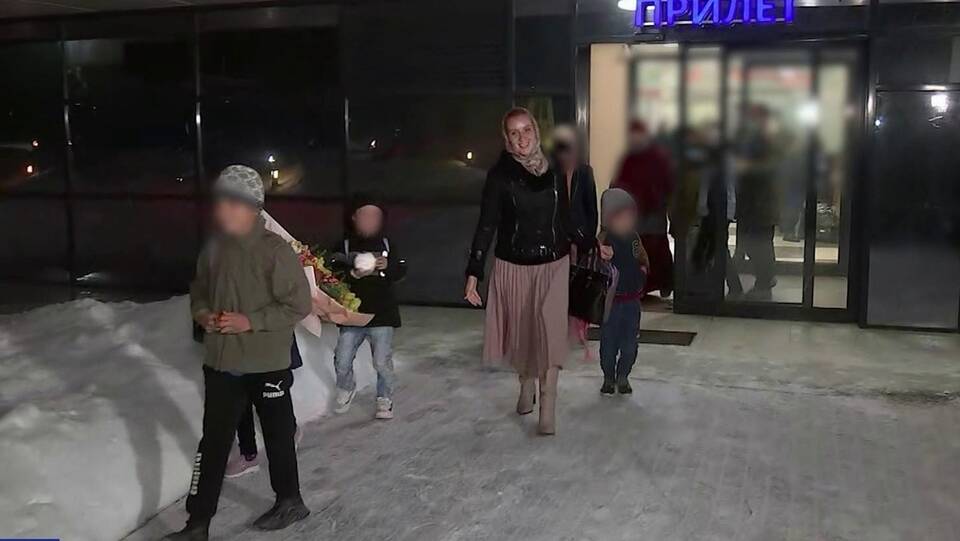 Из Сирии вернулись на родину еще девять российских детей