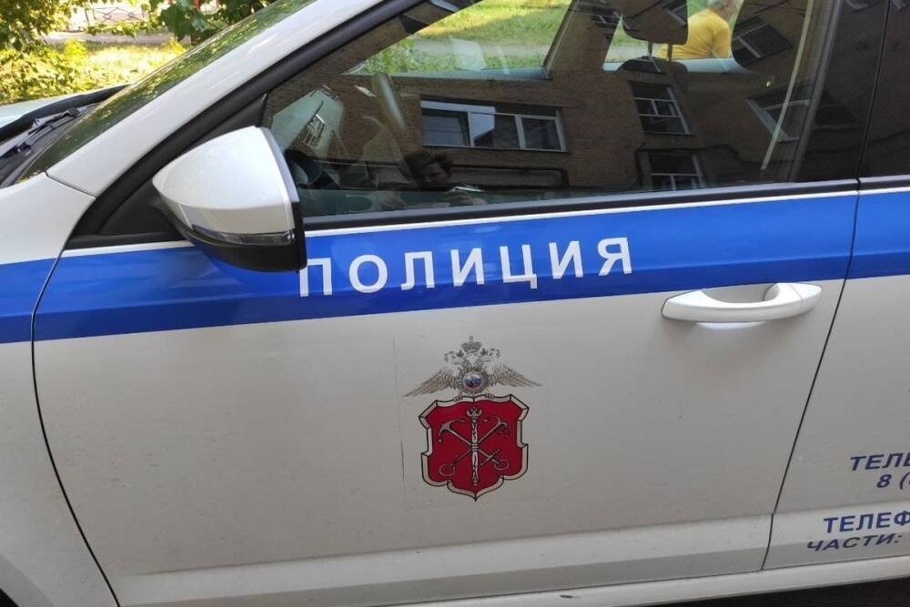 Петербургский полицейский случайно подстрелил себе ногу во время чистки оружия