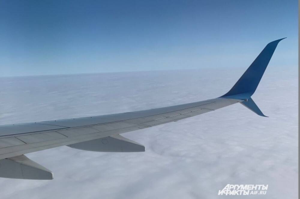 Самолет, летевший из Москвы в Ноябрьск, вынужденно сел в Тюмени