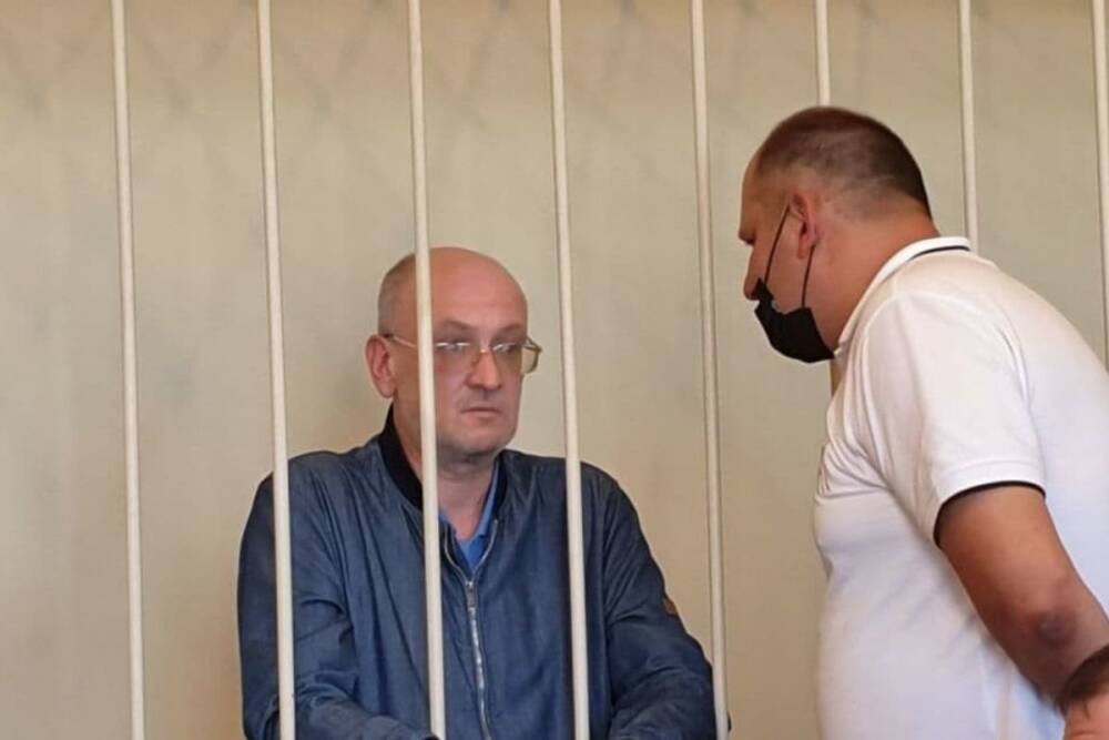 Дело экс-депутата Резника начали рассматривать в петербургском суде