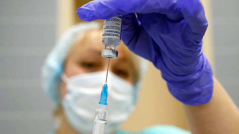 Полную вакцинацию от коронавируса прошли в Москве более 6,1 млн человек