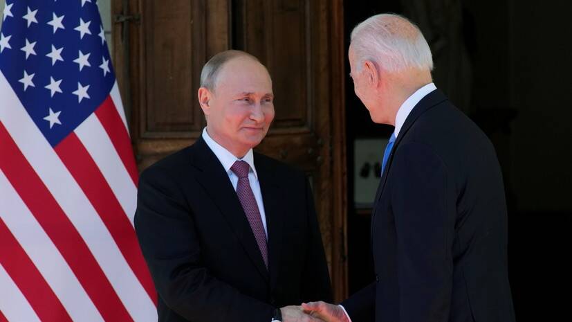 Песков отметил взаимоуважительный тон переговоров Путина и Байдена
