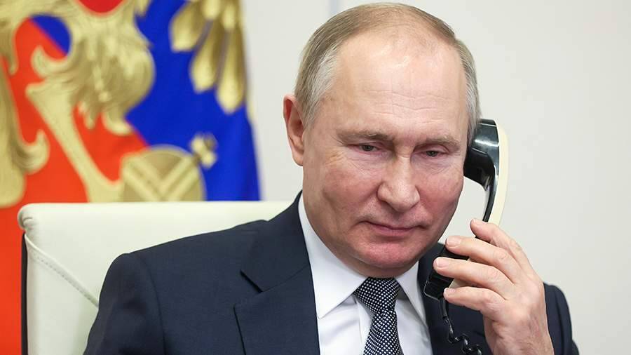 Путин провел телефонный разговор с папой римским Франциском