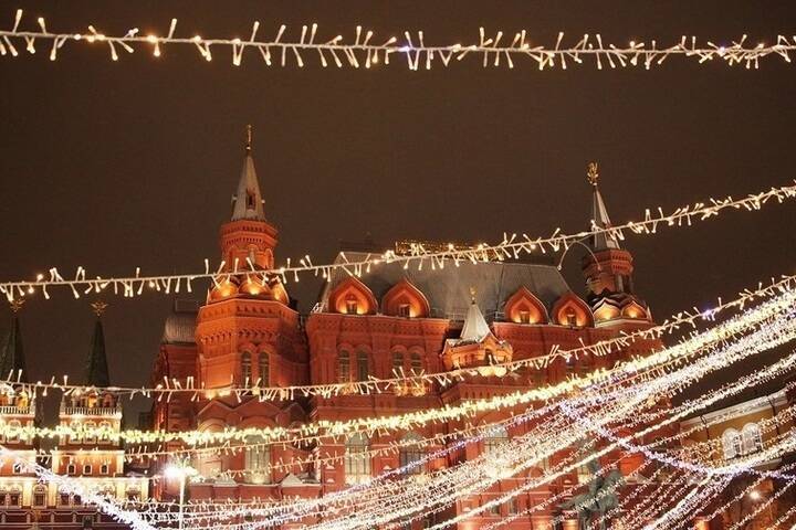 Проезд в общественном транспорте Москвы в новогоднюю ночь сделали бесплатным