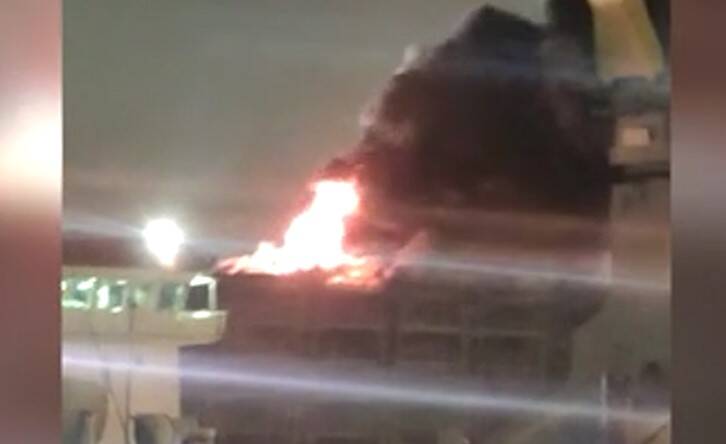 В Петербурге горит недостроенный военный корабль — видео