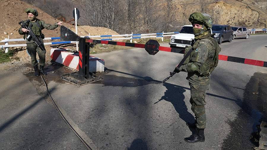 Миротворцы РФ обеспечили безопасный проезд машин в Нагорный Карабах